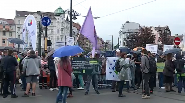 Протестиращи блокираха ”Лъвов мост”, Петте кьошета и пл. ”Сточна гара”