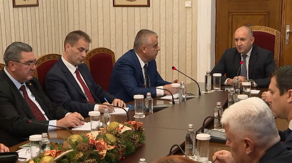 На консултацията при президента АПС се обявиха за избори и машинно гласуване