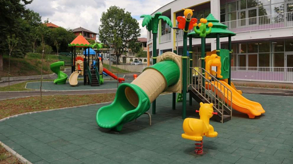 10 261 деца остават без място в детска градина и ясла в София