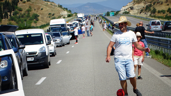 Гърция пуска камиони през пункта ”Илинден-Ексохи”.