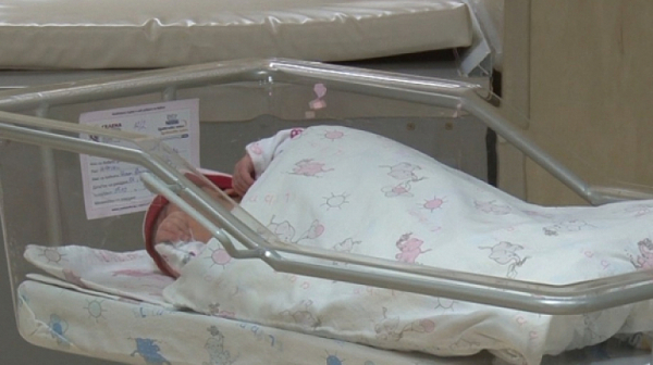 Лорен е първото бебе, родено във Варна след Нова година