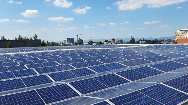 ЧЕЗ ЕСКО България изгражда една от най-големите покривни фотоволтаични системи в България