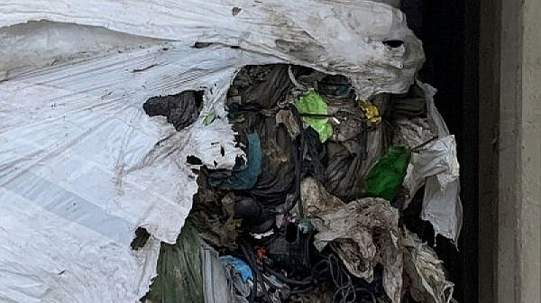 “Боклукгейт”: Епизод пореден. Италиански боклук - край Монтана