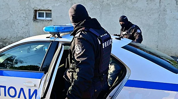 Мащабна блокада в Южна България: Проверени са близо 2000 души и 1700 коли