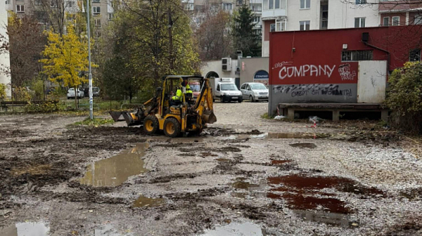 Започна изграждането на нов паркинг и алеи в ж.к. „Дианабад“