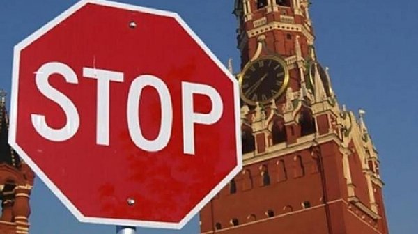 Русия налага ограничения върху движението на средства към неприятелски страни
