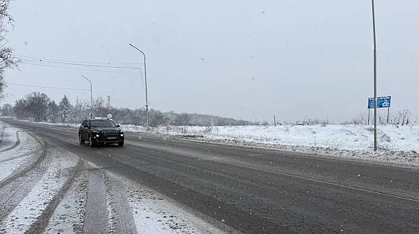 Снегът остави без ток селища в Русенско