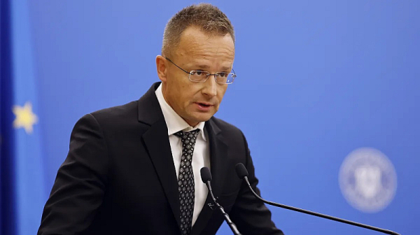 Сиярто: ЕС бави Сърбия, но бърза с приемането на Украйна