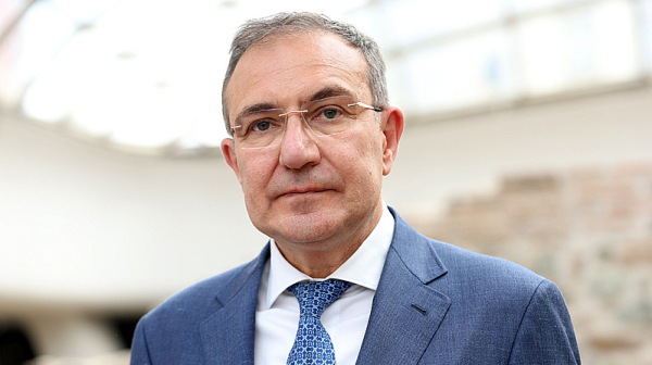 Борислав Гуцанов: Подписал съм размерът на минималната работна заплата да бъде 1213 лв.