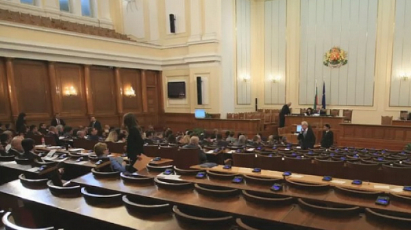 КПКОНПИ представя годишния си доклад в парламента