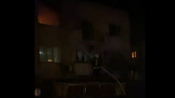 Евакуираха жителите на цял блок в Бургас заради пожар