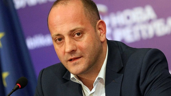 Всеки отговорен пред закона – Радан Кънев за задържането на сина си