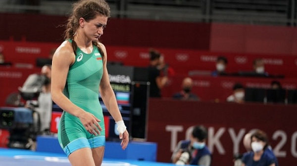Евелина Николова загуби полуфинала. Ще се бори за бронз утре