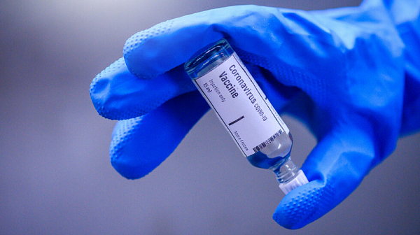 В Бостън регистрираха остра алергична реакция след ваксиниране с ”Moderna”