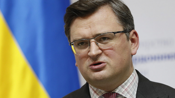 Кулеба: Орбан държи Украйна като заложник заради еврофондове