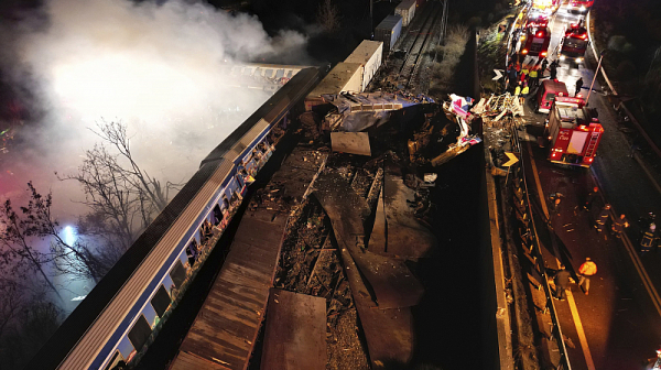 Над 30 загинали при влакова катастрофа в Гърция