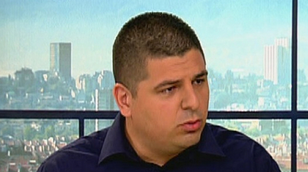 Ивайло Мирчев: Никой от ”Демократична България” не е преговарял за порции и постове