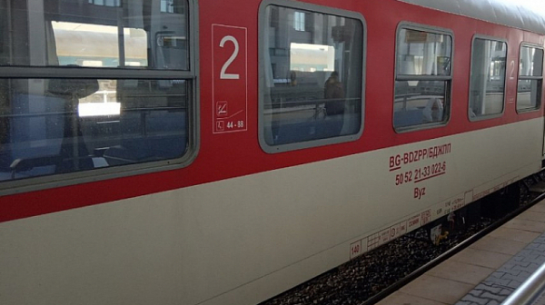 БДЖ купува нови двуетажни и едноетажни влакове за близо 1 млрд. лв.