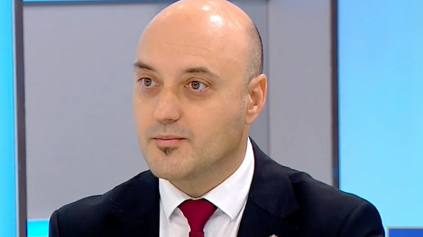 Министър Славов: Дали ще бъда министър след ротацията, е въпрос за след три месеца