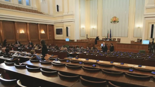 Депутатите не се разбраха за дата за  президентските избори, отхвърлиха предложението на ГЕРБ
