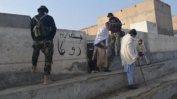 Какво стои зад последните сблъсъци между Афганистан и Пакистан?