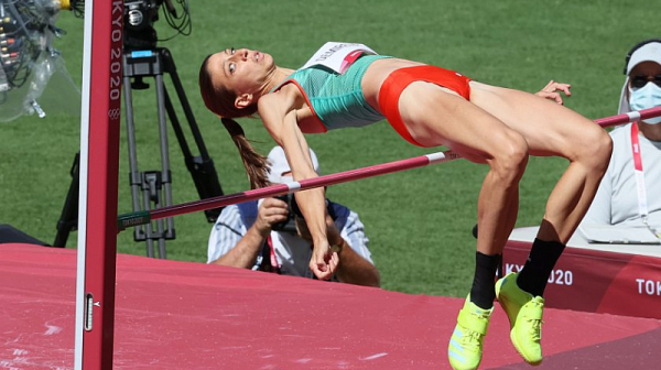 Мирела Демирева не успя да скочи за медал