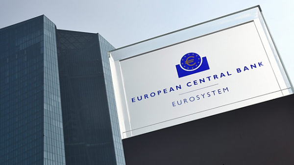 Европейската централна банка предрича двойна рецесия