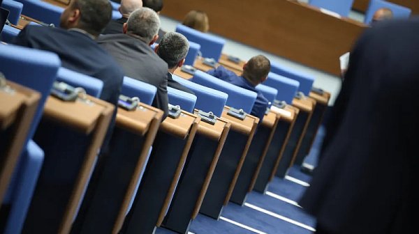 Депутатите обсъждат преработените бюджети на ДОО и НЗОК за 2026 г.