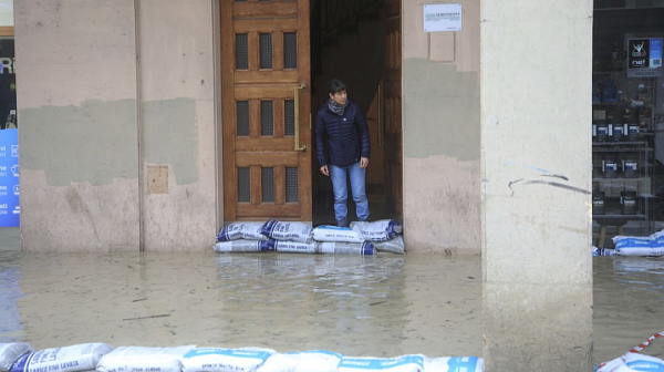 Мощна стихия в Италия: 9 души загинаха заради наводненията, а хиляди бяха евакуирани