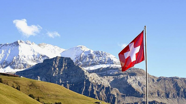 Напреднали преговори за придобиването на Credit Suisse от крупната швейцарска банка UBS