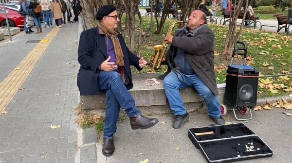 Уличен музикант в София впечатли Анди Гарсия с изпълнение на мелодията от „Кръстникът“