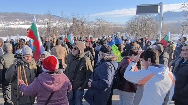 Протест заради липсата на ток затвори за час пътя София – Варна