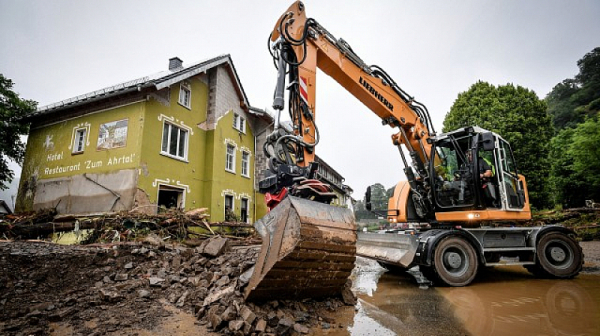 Германия се възстановява от наводненията. В Италия и Румъния пороите не стихват