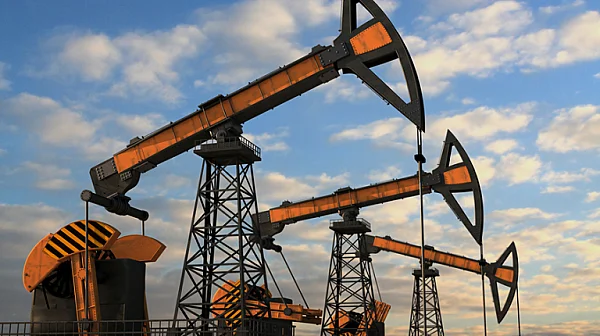 Милиардите дълг на Венецуела: Кой е на опашката да си събере парите?