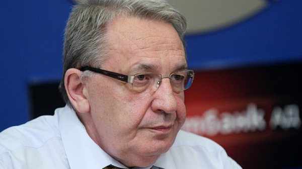 Дипломатът Симеон Николов:  Листите за парламента се редят по позната бг-рецепта и бг-манталитет