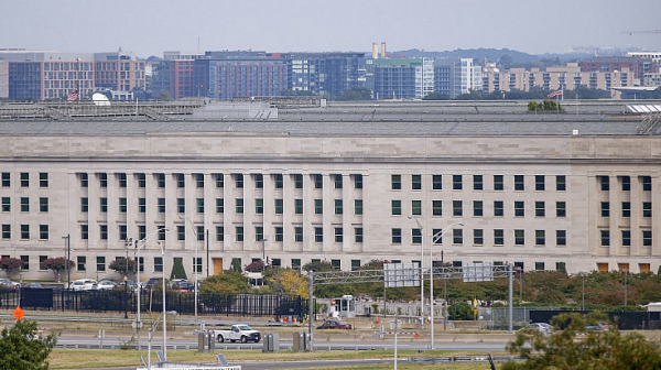 Най-малко 15 години затвор за задържания за изтичане на секретни документи от Пентагона