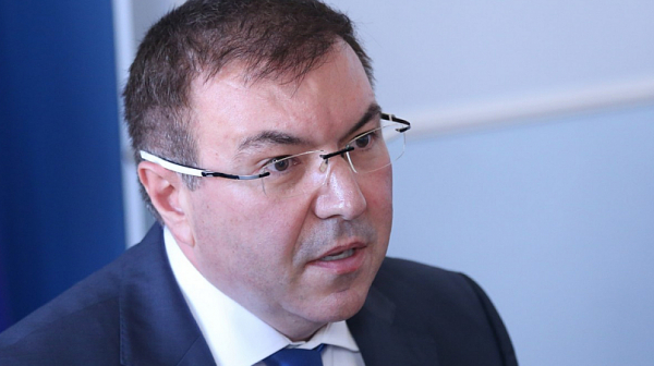 Костадин Ангелов потвърди : Синът на президента Радев е бил задържан на парти