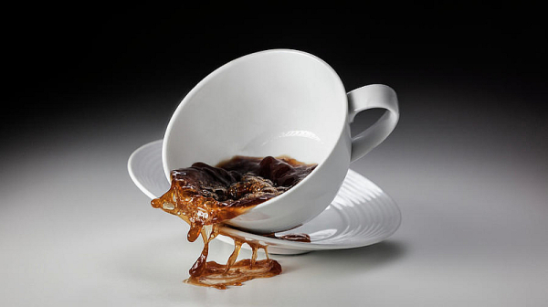 Кой съсипва съботното ни кафе? Нравите и либерализмът ни, нравите и либерализмът им