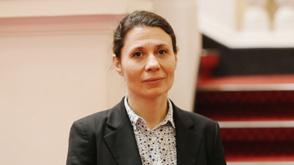 Елисавета Белобрадова: От липсата на подкрепа за българите в РСМ печели само Костадин Костадинов