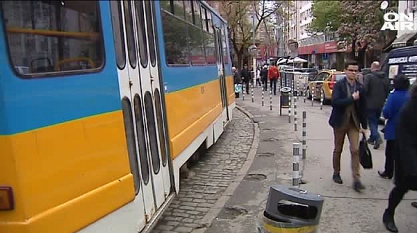 Контрольорите пак ще глобяват, ако си без билет в градския транспорт на София