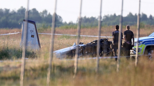 Деветима загинали при самолетна катастрофа в Швеция