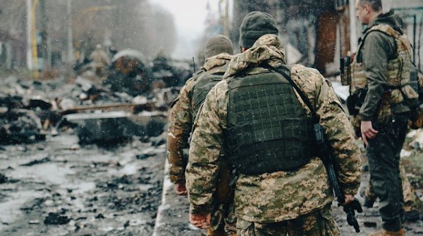 Москва твърди, че е блокирала украинските сили в Бахмут, Киев и Пригожин отричат