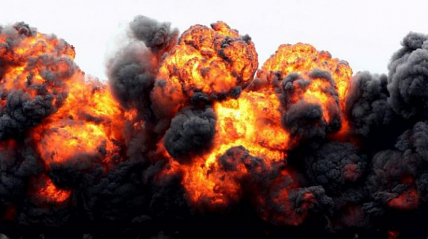 Четири силни експлозии в небето над Белгород