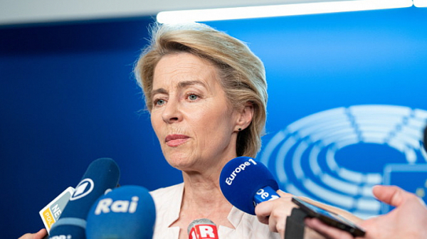 Урсула фон дер Лайен представи план за спиране на газовите доствки от Русия до 2027 г.