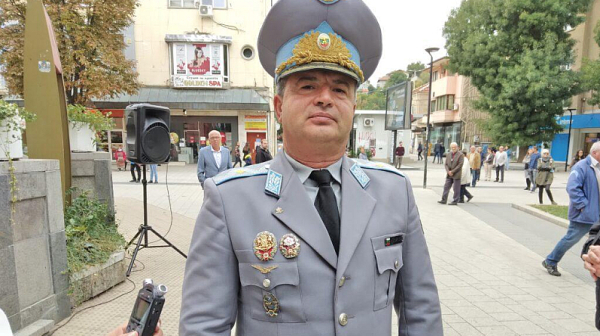 Действащ генерал агитира за Радев: МВР ще провери ли МО за нарушения на закона?