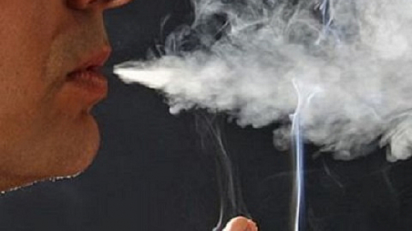 Турция забранява пушенето на открито заради COVID-19
