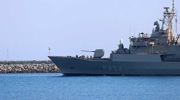 22 държави са готови да охраняват Ормузкия проток. Какви са нюансите?