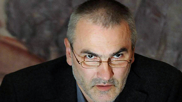 Иван Бакалов: Борисов умира от страх да не бъде сменен Гешев
