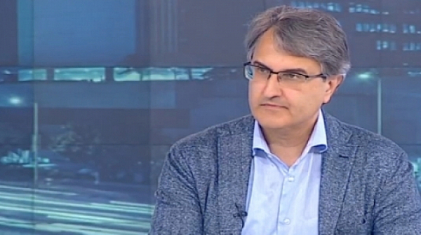Евгений Кънев: За да има България нещо повече от игра с нулев резултат, форматът „с тези никога“ трябва да се промени