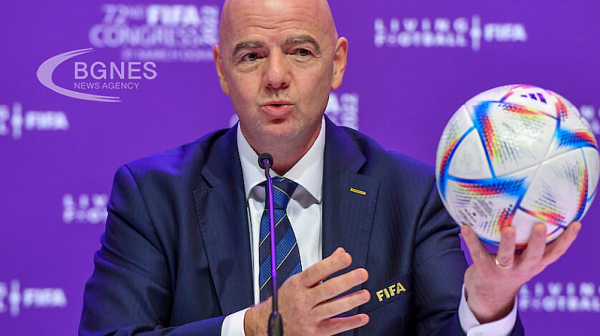 Шефът на ФИФА призова за спиране на военните действия в Украйна по време на световното